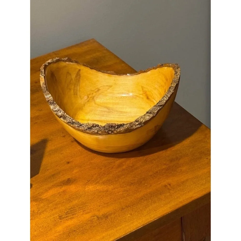 Vintage Pepperidge Wooden Bowl Live Edge‎ Hand Turned Signed By R. Hittine